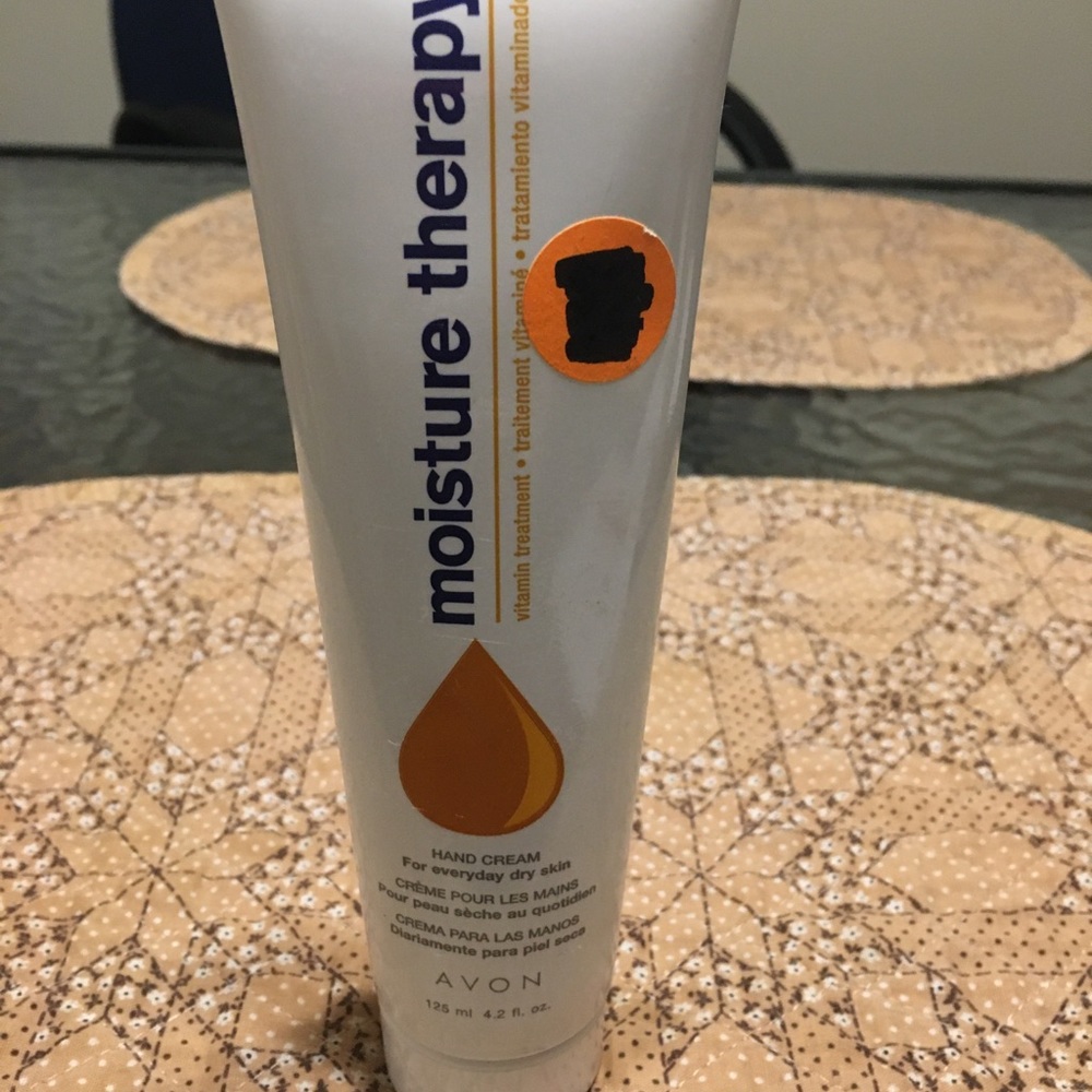 Avon Moisture Therapy Vitamin Treatment Hand Cream